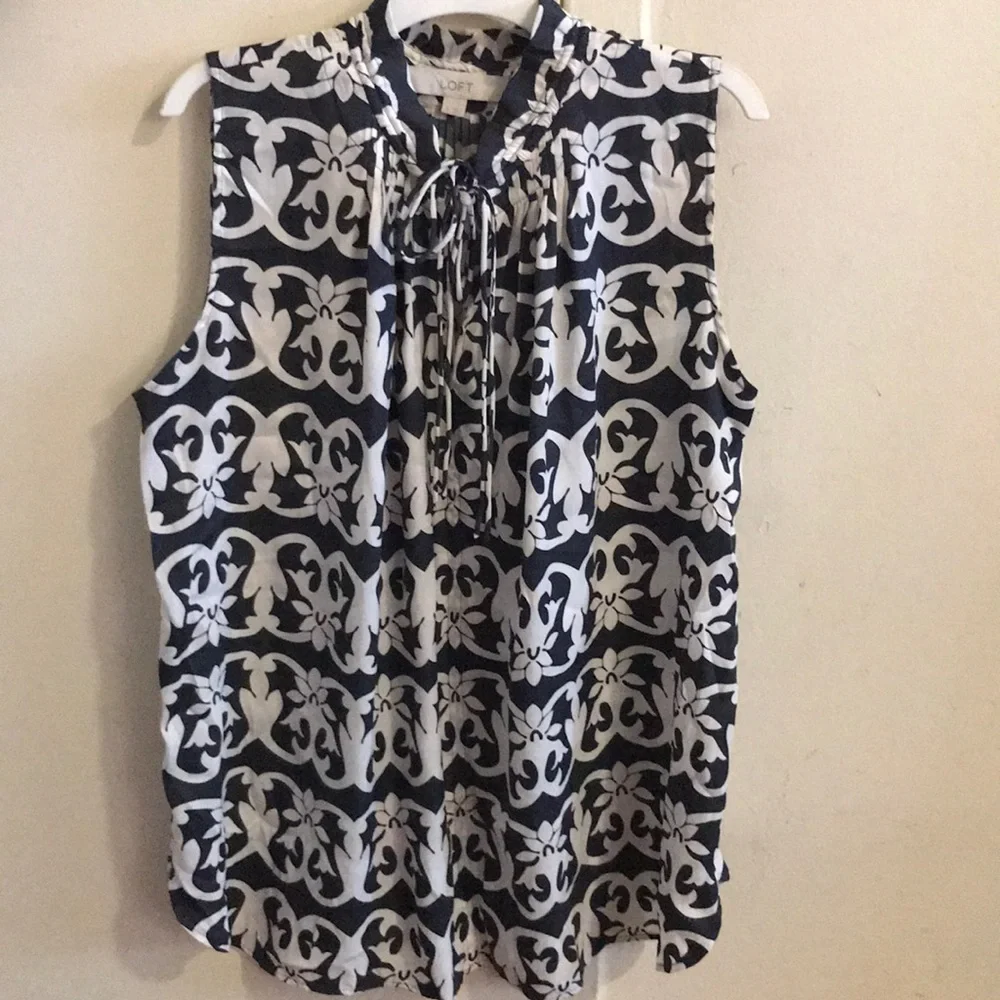 Loft Sleeveless blouse - Picture 2 of 4
